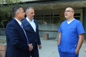 Poseta pomoćnika gradonačelnika i predsednika Skupštine bebama rođenim na Dan grada