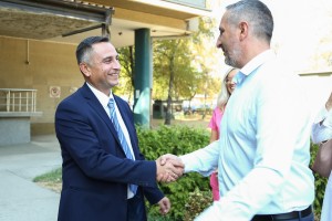 Poseta pomoćnika gradonačelnika i predsednika Skupštine bebama rođenim na Dan grada