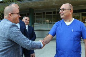 Poseta pomoćnika gradonačelnika i predsednika Skupštine bebama rođenim na Dan grada