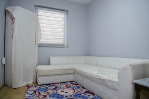 Primopredaja renovirane kuće porodici sa troje dece