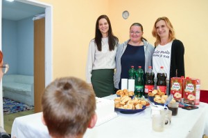 Primopredaja renovirane kuće porodici sa troje dece