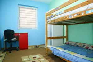 Primopredaja renovirane kuće porodici sa troje dece