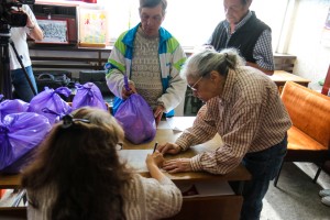 Podela prehrambene pomoći UG "Solidarnost" za socijalno ugrožene