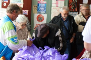 Podela prehrambene pomoći UG "Solidarnost" za socijalno ugrožene