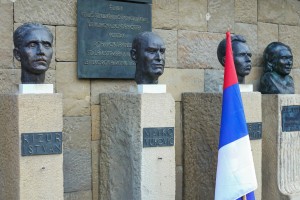 Otkrivanje originalne replike biste Lole Vol