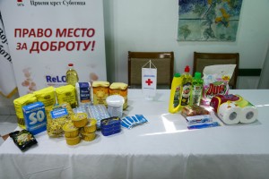 Podela paketa hrane i higijene za socijalno ugrožene sugrađane