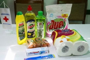 Podela paketa hrane i higijene za socijalno ugrožene sugrađane