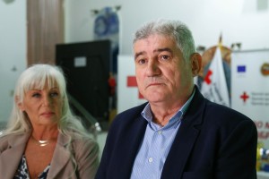 Podela paketa hrane i higijene za socijalno ugrožene sugrađane