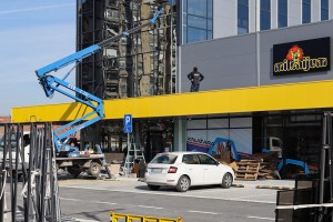 Tržni centar "SUper shop" - Bajnatska 21