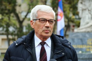 Pomen i polaganje venaca na spomenik palim junacima