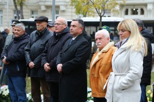 Pomen i polaganje venaca na spomenik palim junacima