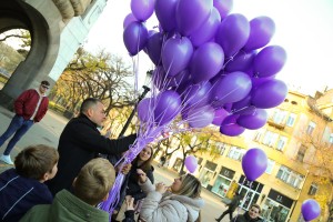 Puštanje balona povodom Svetskog dana prevremeno rođenih beba