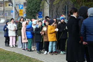 Polaganje venaca na spomenik "Balada vešanih"