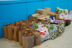 Učenici Medicinske škole prikupljali paketiće za socijalno ugrožene