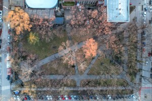 Železnička stanica i Park Ferenca Rajhla