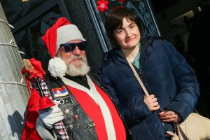 Bajkeri sa novogodišnjim paketićima za decu iz kluba "Zvuci srca"