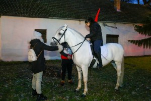 Paljenje badnjaka i prigodan program povodom Badnjeg dana