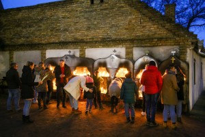 Paljenje badnjaka i prigodan program povodom Badnjeg dana
