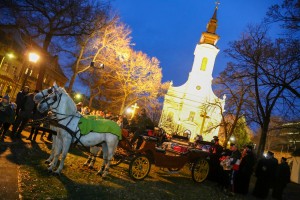 Paljenje badnjaka i prigodan program povodom Badnjeg dana