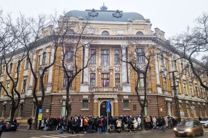 Protest ispred gimnazije