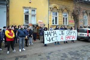 Protest ispred Politeničke škole