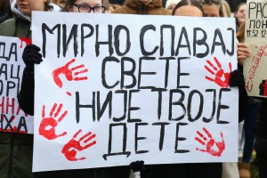 Protest ispred Medicinske škole