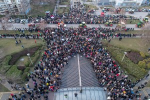 Protest, 9. februar