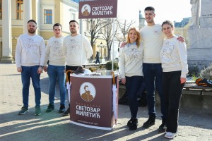 Štand za potpisivanje peticije fondacije "Svetozar Miletić"