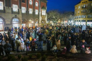 Protestni skup prosvetnih radnika, učenika i roditelja