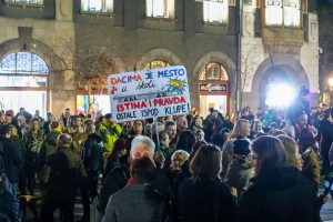 Protestni skup prosvetnih radnika, učenika i roditelja