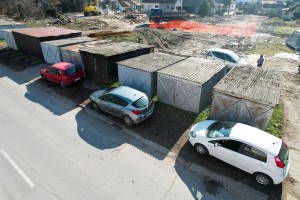 Nelegalne garaže za rušenje na Radijalcu