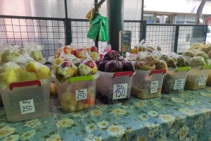 Voće i povrće na Mlečnoj pijaci