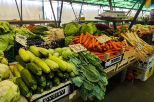 Voće i povrće na Mlečnoj pijaci