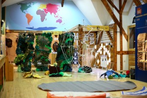 Predstava za decu "Hrabri oprašivači"