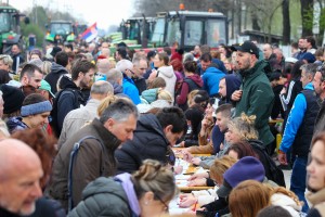 Protest (Hipodrom - raskrsnica Somborskog puta i Zagrebačke ulice)