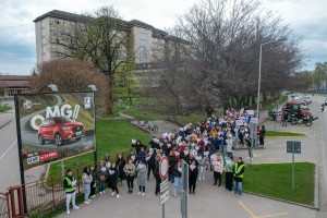 Protest ispred bolnice i humanitarna akcija za štićenike "Kolevke"