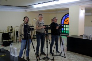 Najava premijere predstave "Usamljeni zapad"