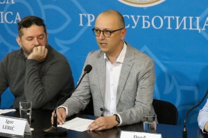 Najava premijere predstave "Usamljeni zapad"