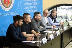 Najava premijere predstave "Usamljeni zapad"