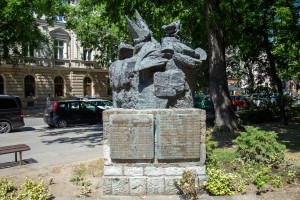 Obeležavanje Dana borca polaganjem vanaca na Spomenik "Njihovoj vernosti"