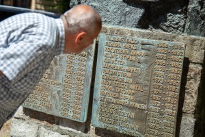 Obeležavanje Dana borca polaganjem vanaca na Spomenik "Njihovoj vernosti"