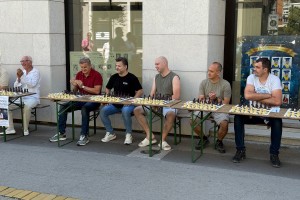 Šahovska simultanka sa velemajstorom Aleksandrom Inđićem