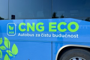 Prigradski autobus koji koristi CNG (metan) kao pogonsko gorivo
