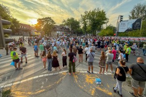 Protest-tribina "Ja još uvek držim čas"