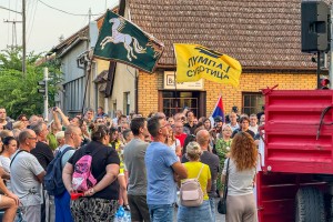 Protest-tribina "Ja još uvek držim čas"