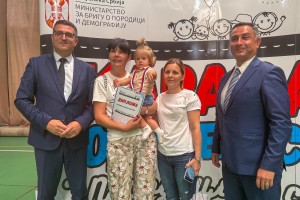 „Karavan roditeljstva – Porodica u srcu“