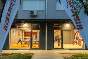 Stonoteniski rekreativni centar "Smash" (Dragiše Mišovića 30)