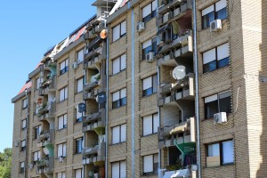 Problemi sa socijalnim stanovima u zgradi na Aleji maršala Tita 33