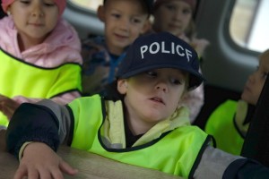 Prikaz tehničko-taktičke policijske opreme i službenih vozila deci predškoskih ustanova