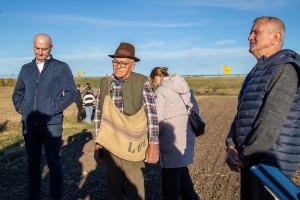 Tradicionalno sejanja stare sorte žita bankut na salašu porodice Babičković